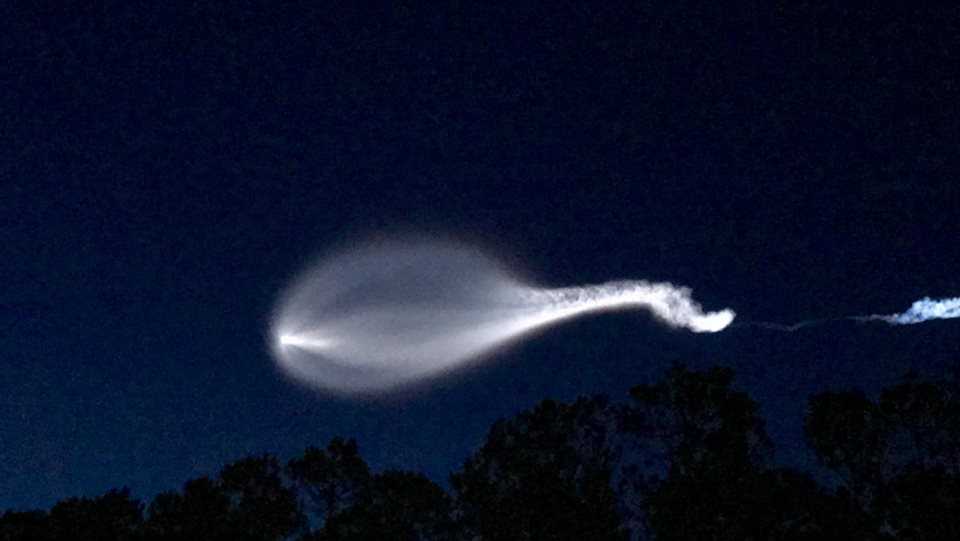 Photos: SpaceX lights up sky as exhaust interacts with sun