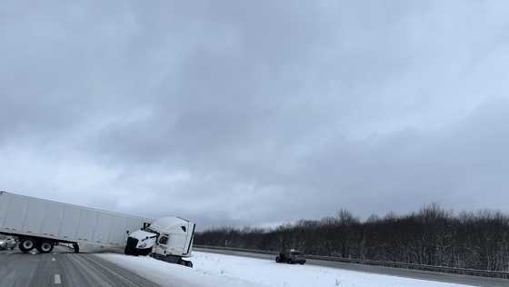 Jackknifed tractor-trailer forces portion of I-79 to close - Vimarsana News