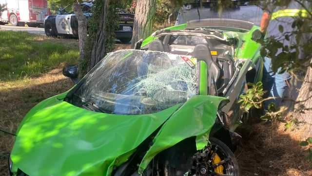 Expensive car collides with bus on last day of Car Week - Vimarsana News