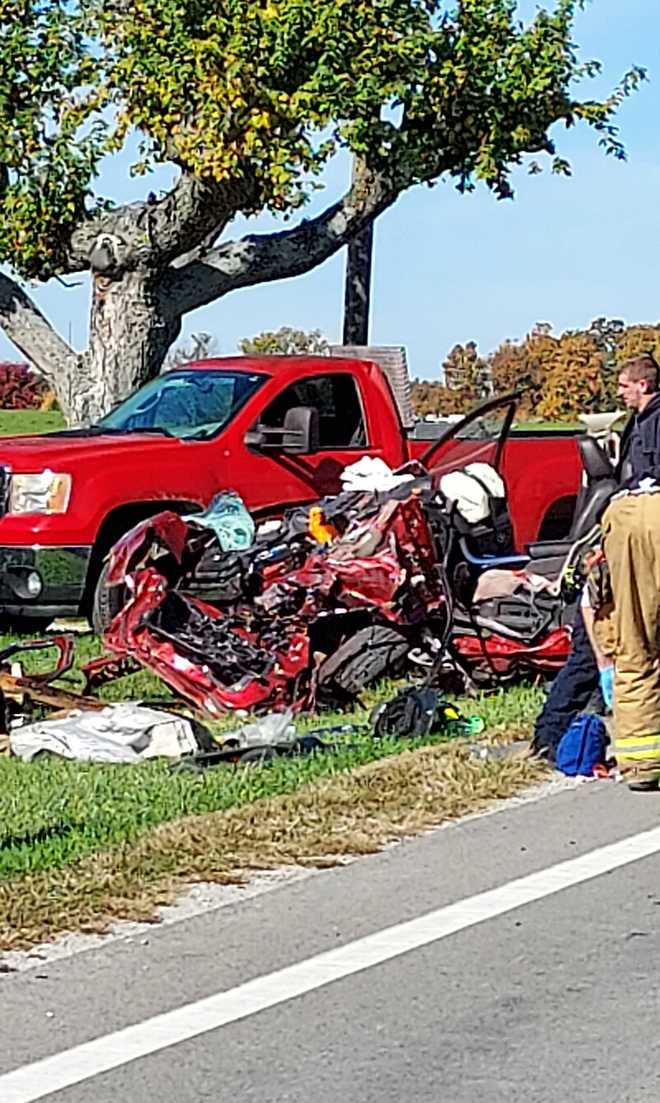 Crash with injuries, entrapment reported on OH125 near Hamersville