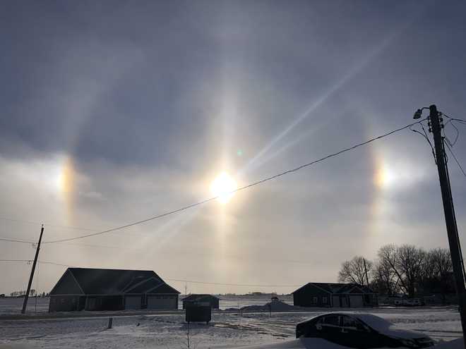 Photos: Sundogs, moondogs, light pillars and more Iowa winter beauty