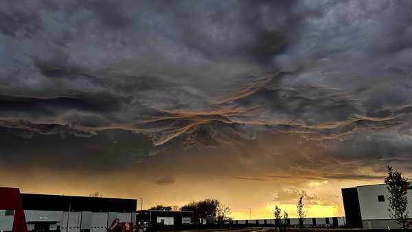 spooky clouds iowa