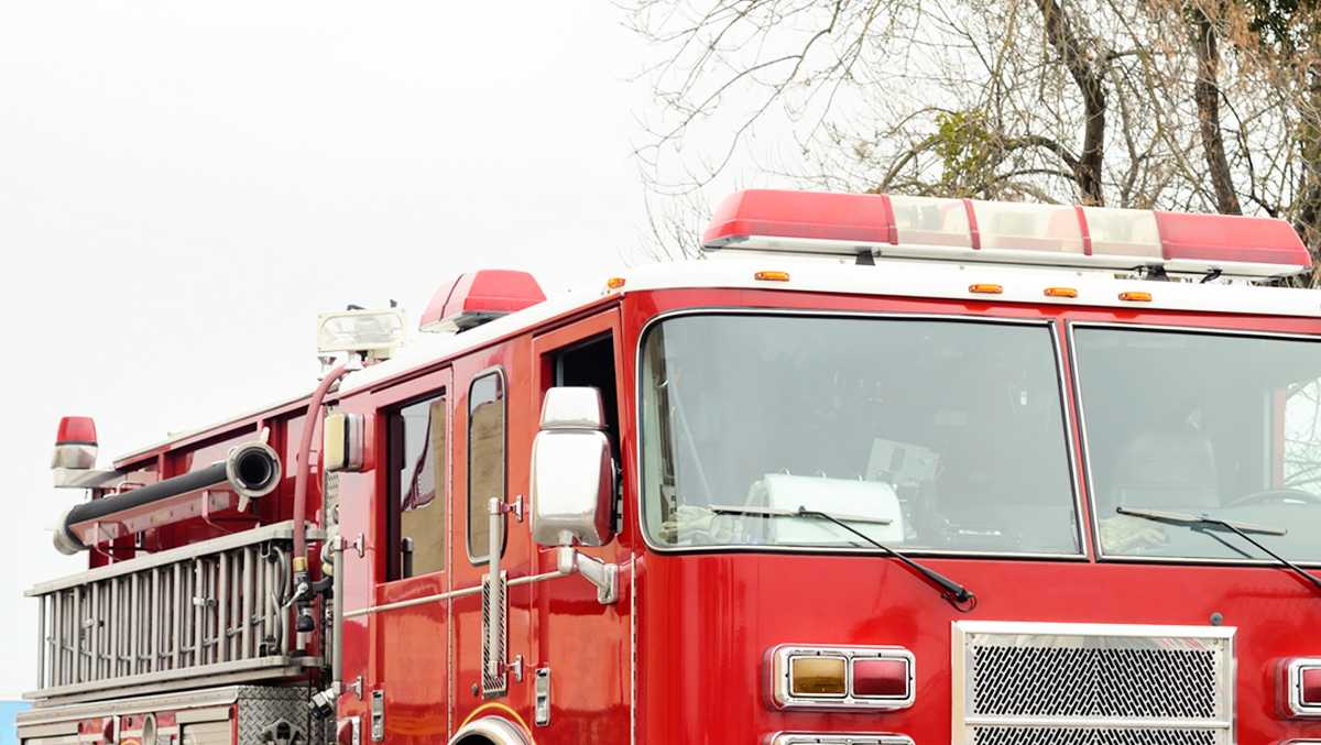Two Upstate firefighters injured in crash on way to medical emergency call