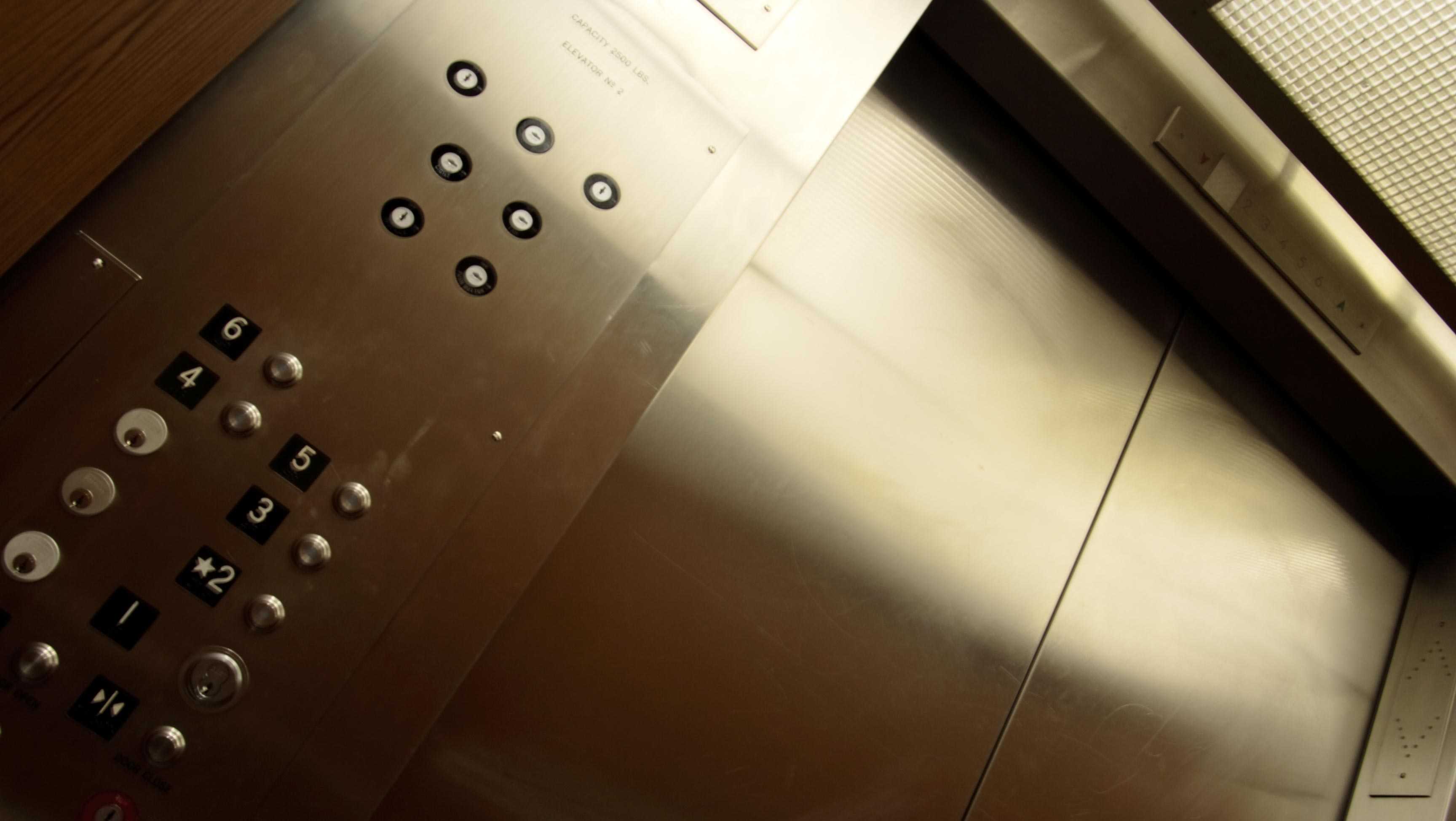 7-year-old Ohio boy dies in North Carolina home elevator accident - Vimarsana News
