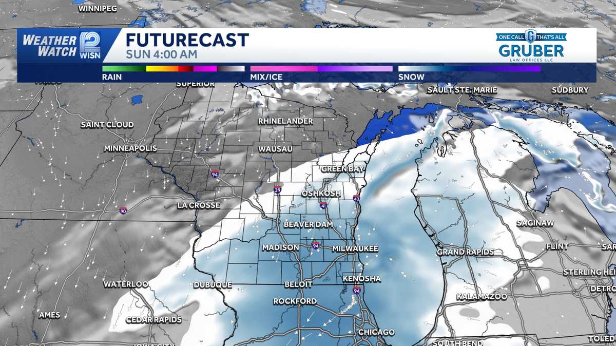 Hour-by-hour snow forecast for SE Wisconsin late Saturday night into Sunday
