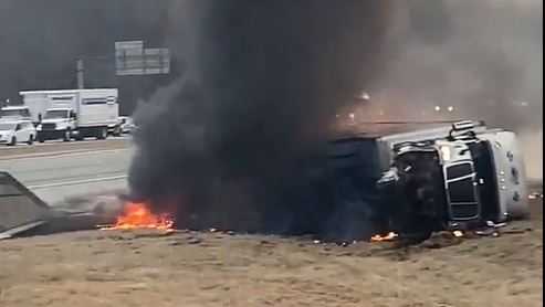 North Carolina: Pilot killed when plane crashes on interstate - Vimarsana News