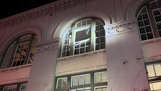 Speeding car flies off freeway exit and into San Francisco building - Vimarsana News