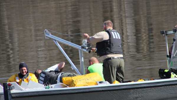 wapello county sheriff's office finds body in submerged vehicle