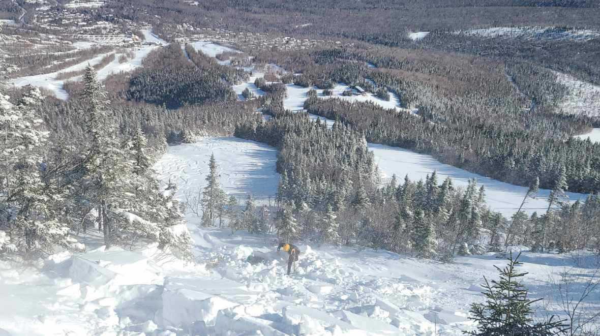 Man rescued from avalanche at Sugarloaf