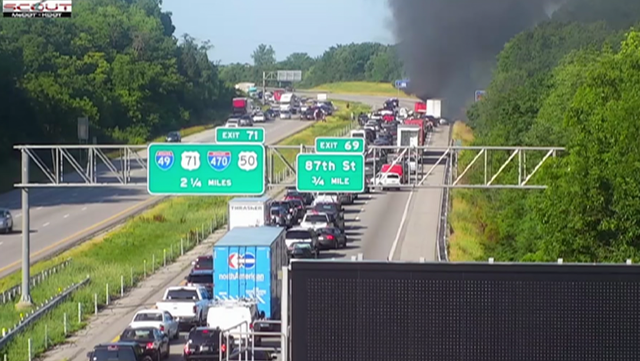 I-435 in KC shutdown after massive crash, vehicle fire - Vimarsana News