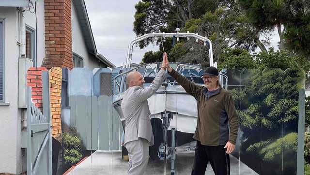 California city responds to viral boat fence - Vimarsana News