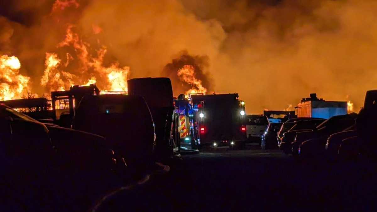 Large fire burning at southwest Albuquerque salvage yard