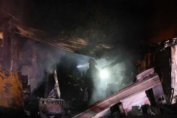 ﻿mobile home fire