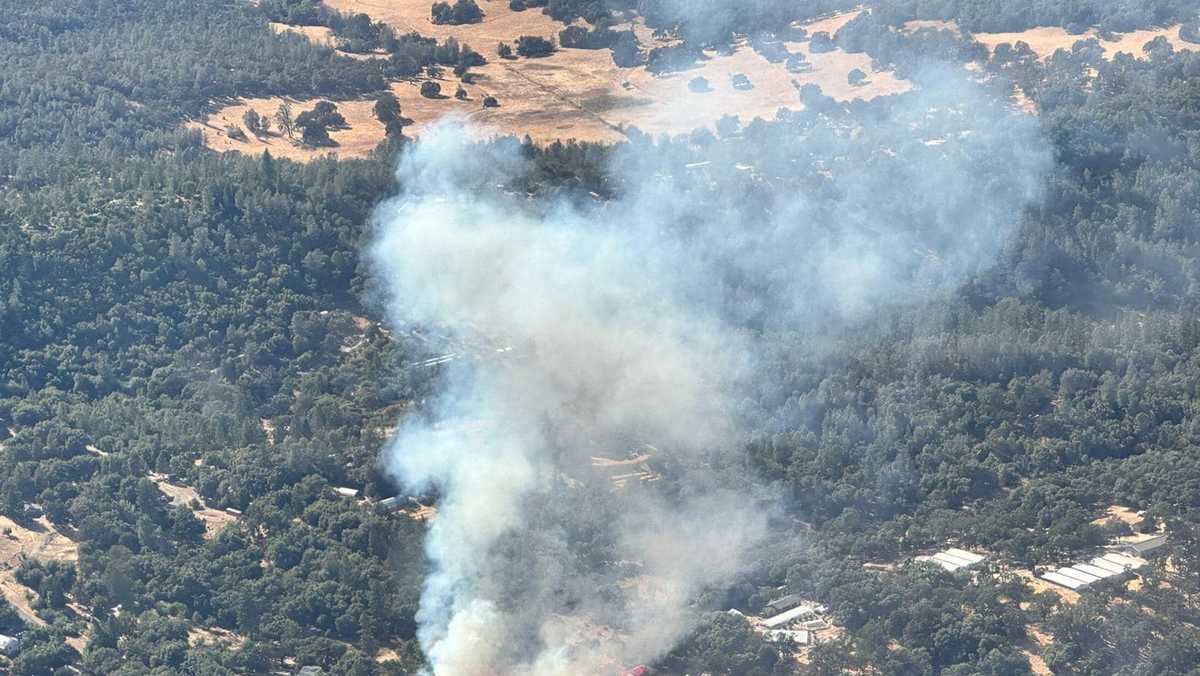 Evacuation warnings prompted by Penn Valley fire, forward progress stopped