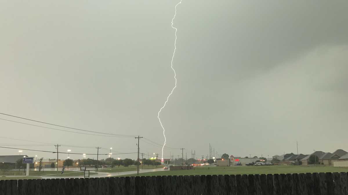 Citizen photos of Tornado damage in Oklahoma