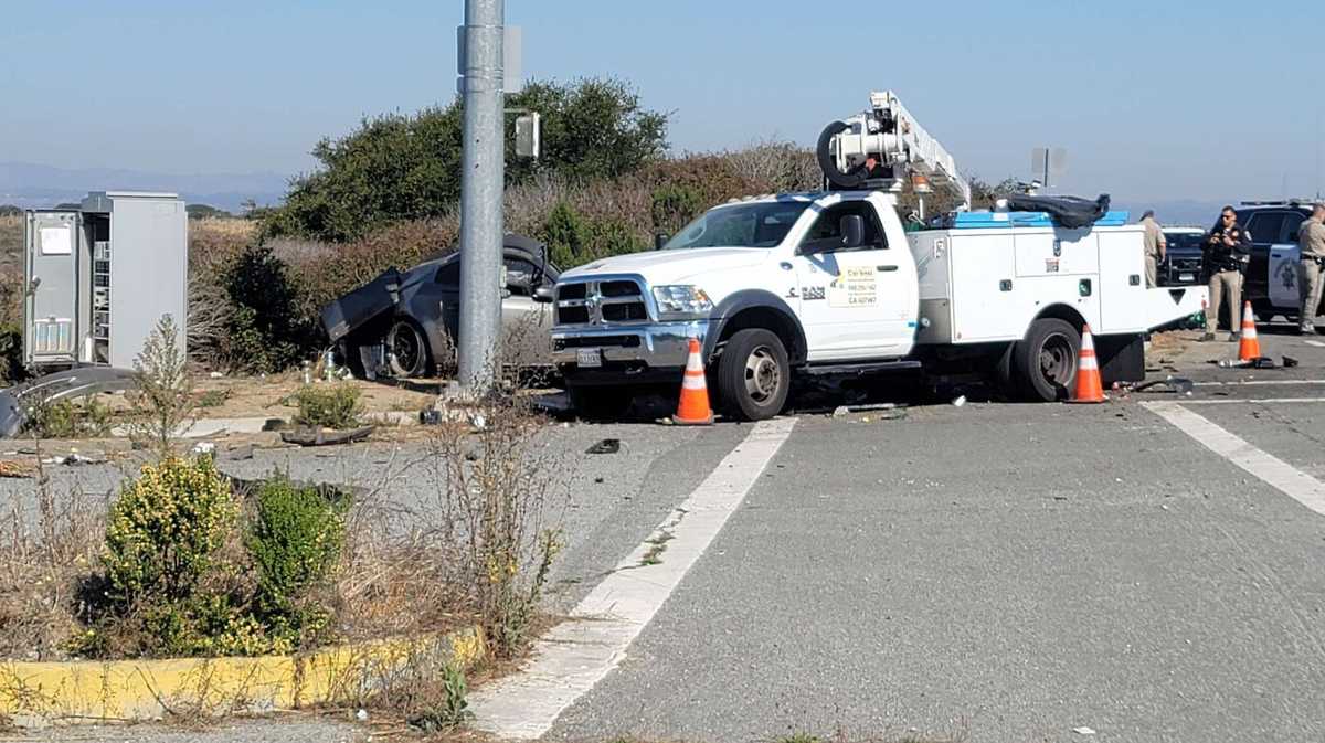 1 dead after crash into utility truck in California