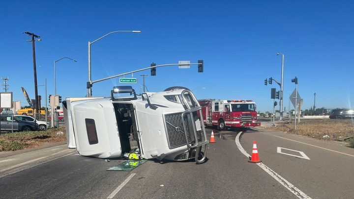 Big rig crash reported on Highway 99 in Salida