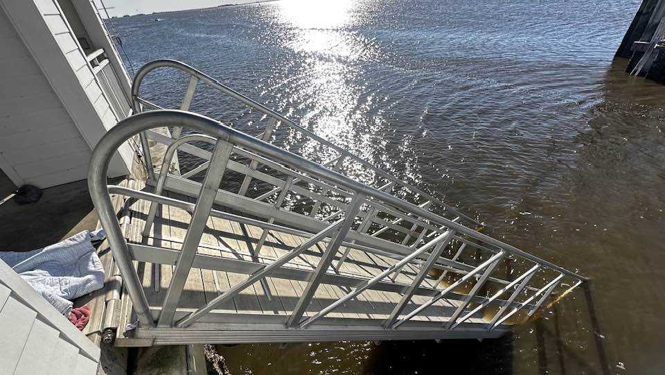 Coroner identifies victims of Sapelo Island gangway collapse