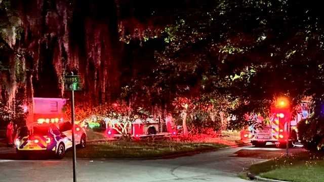Savannah firefighters respond to large fire on W. 47th Street - Vimarsana News