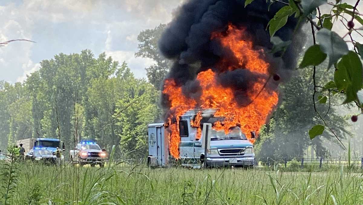 Artist's RV, trailer destroyed in devastating fire on the way to Des Moines Arts Festival