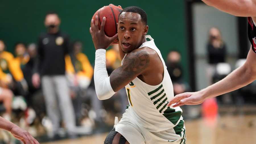 2/18/21: USF MBB vs LMU at War Memorial Gym at the Sobrato Center in San Francisco, CA.  Image by Chris M. Leung for USF Dons Athletics