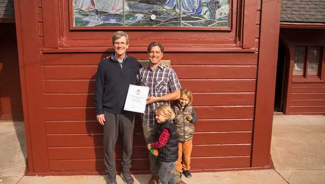 Red Cross honors 3 heroes who rescued shark attack victim in Pacific Grove - Vimarsana News