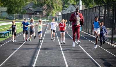 ian&#x20;roberts&#x20;races&#x20;students