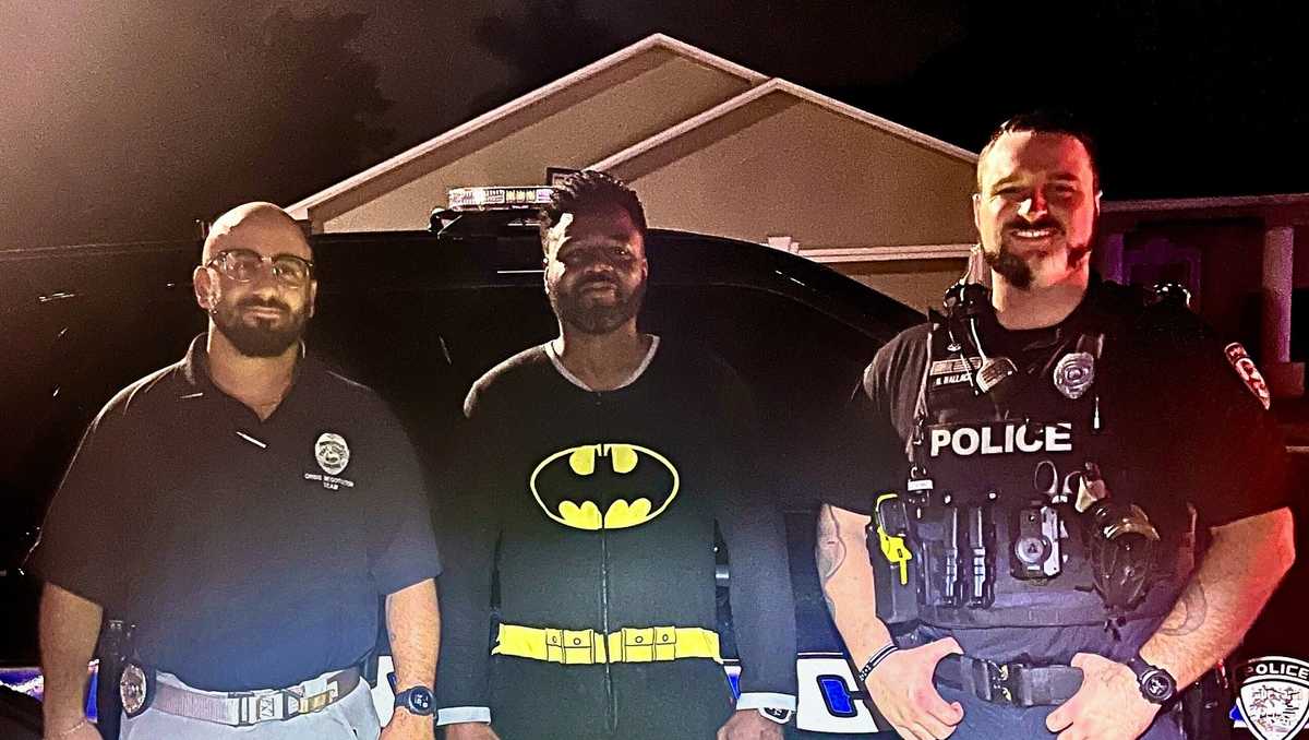 Florida man in Batman pajamas stops burglary suspect
