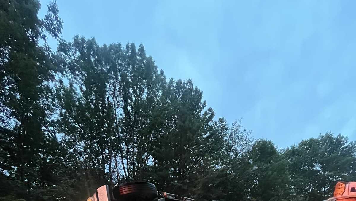 Tractor trailer crash closes Town Farm Road in Farmington, Maine