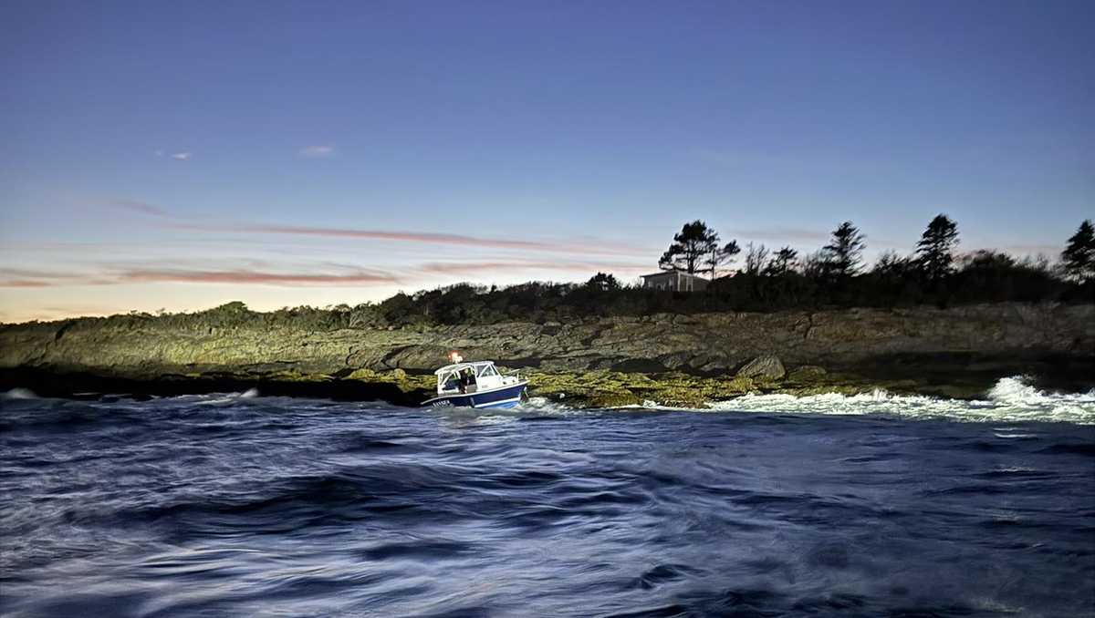 Two people saved in dramatic rescue from grounded boat along Maine coast