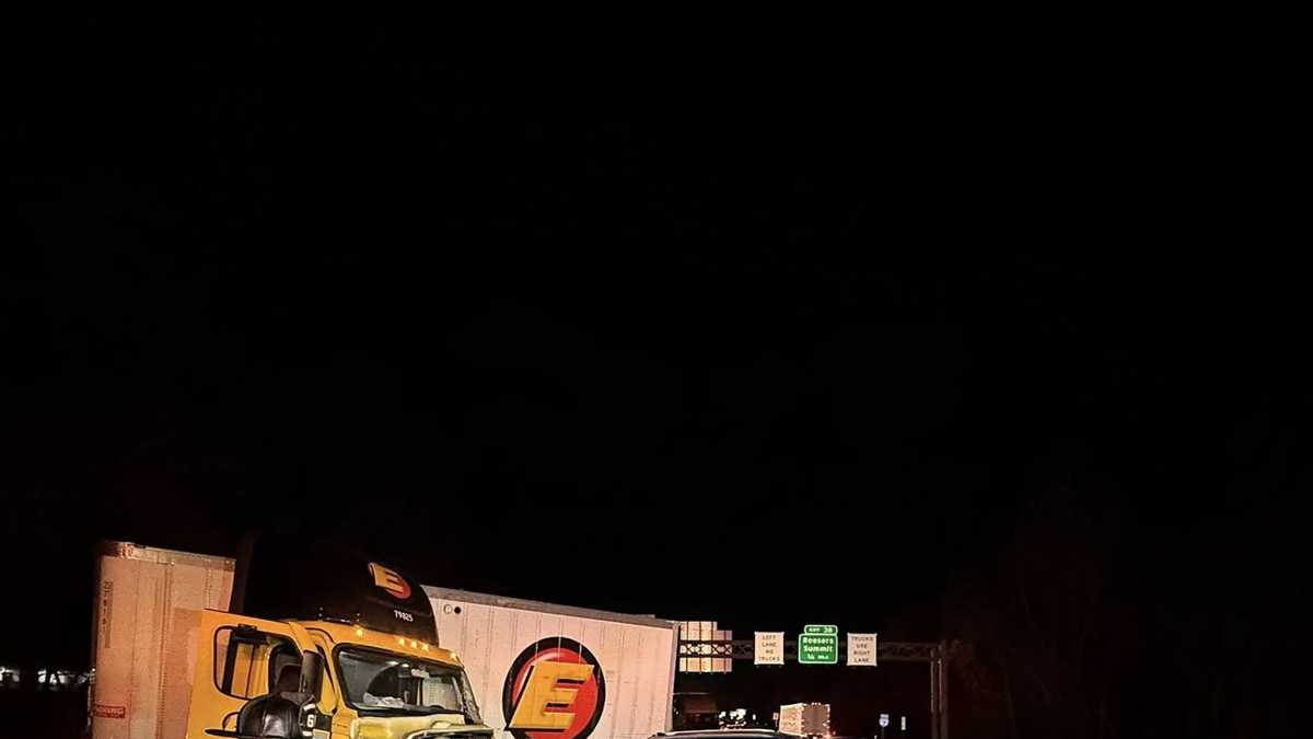 18 VEHICLES INVOLVED | 5 people hospitalized in pile-up crashes along I ...