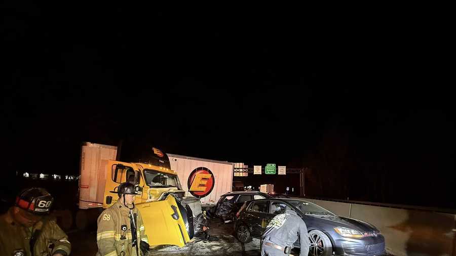 18 VEHICLES INVOLVED | 5 people hospitalized in pile-up crashes along I ...