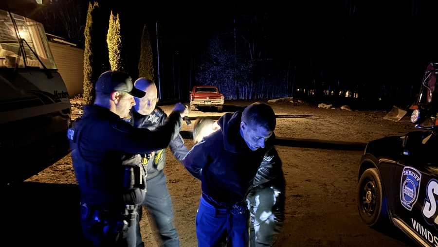 Two fugitives arrested after standoff in Windsor County - WPTZ
