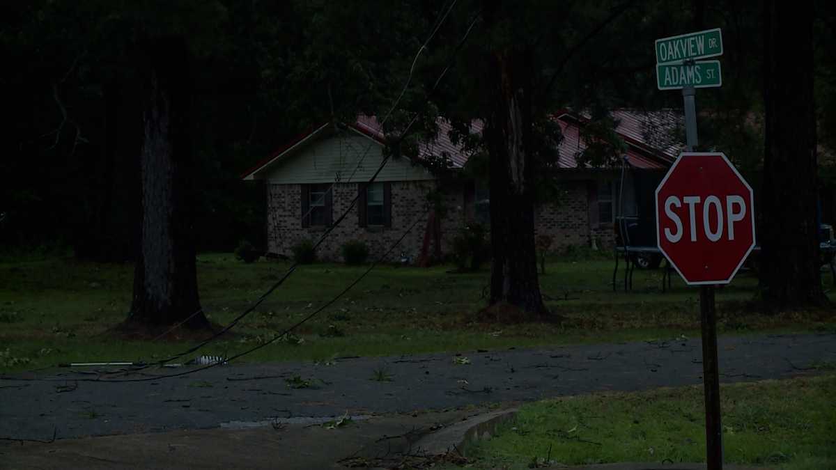 Strong storms cause wind damage, downed power lines in the River Valley