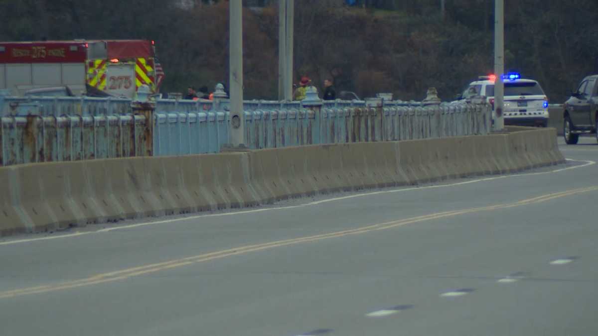 Man killed in McKees Rocks Bridge crash identified