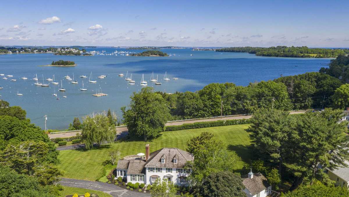 Timeless colonial that overlooks Hingham Harbor on market for $2.38M