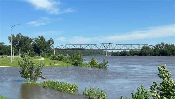 Missouri River flooding﻿: Bellevue officials close 2 parks