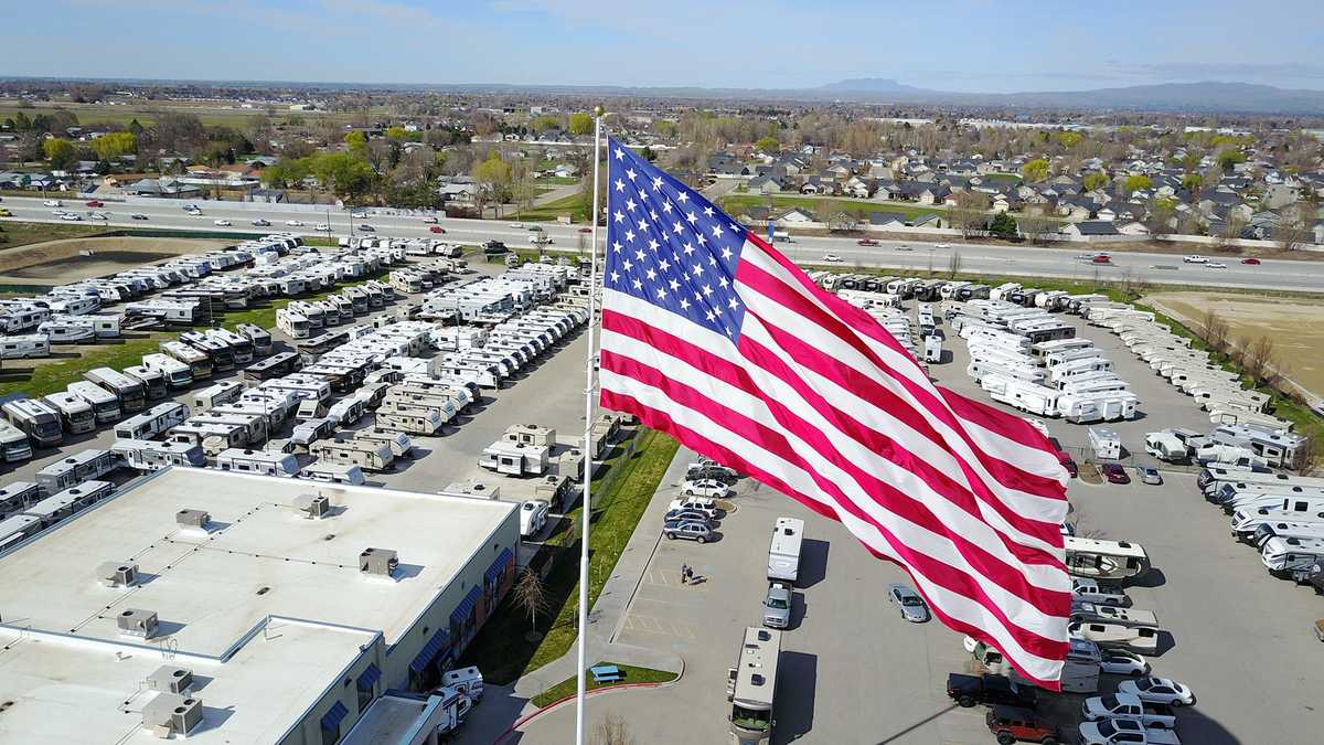 Flag etiquette: Cowboys Wal-Mart fail on flag flying