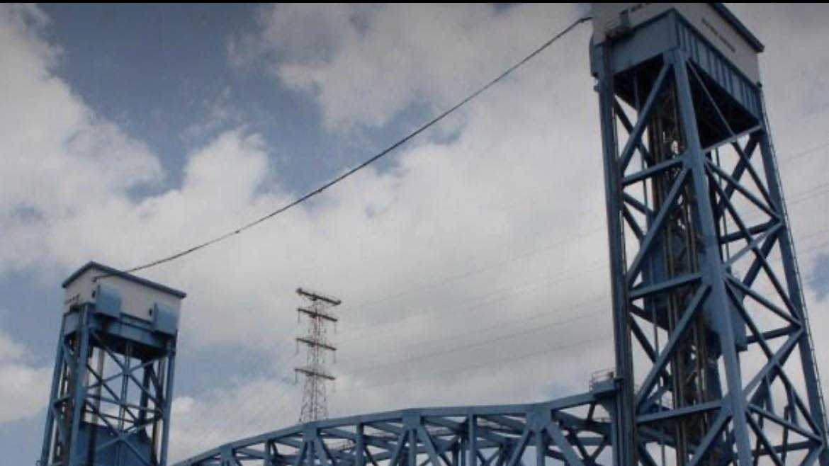 Florida Avenue Bridge reopens are closing due to strong, gusty winds