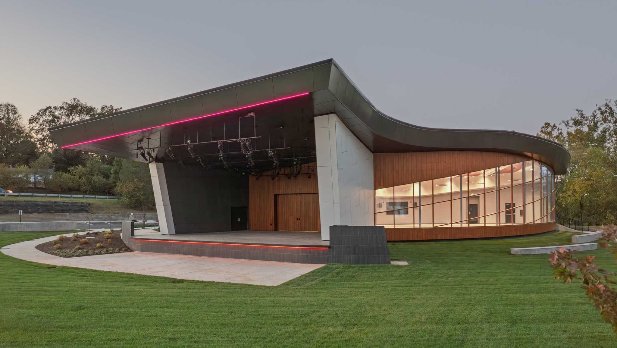 Jeffersontown Amphitheater now open and ready for 1st show