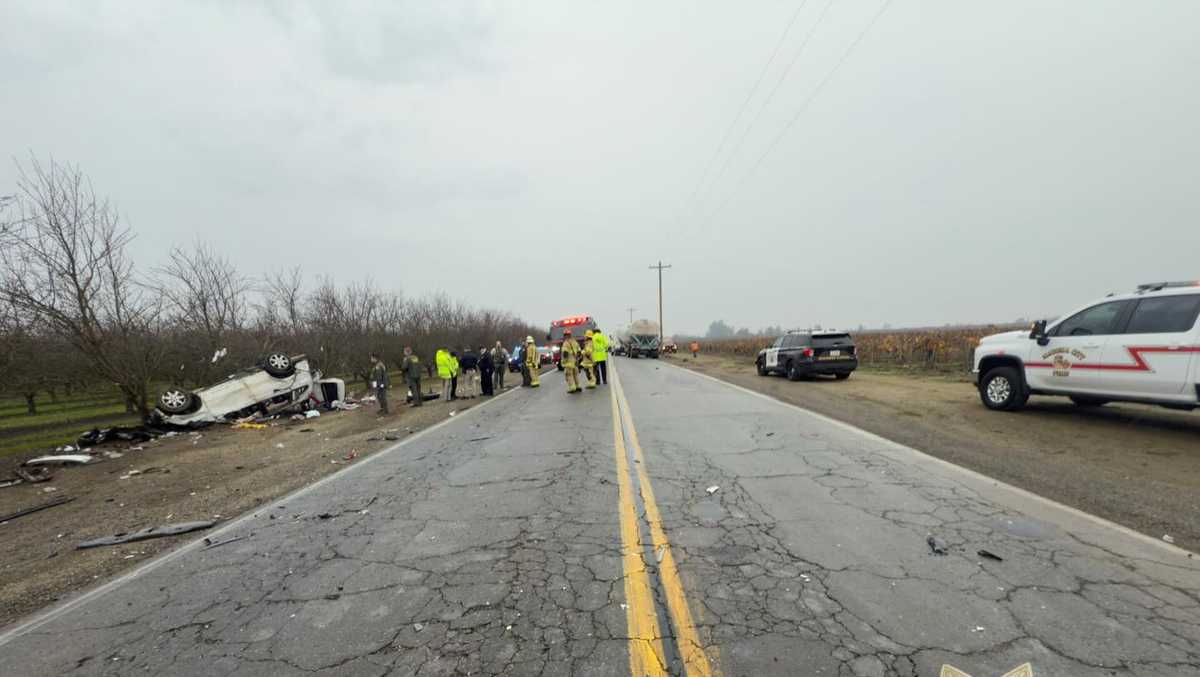 2 dead, 3 hurt in New Year's Eve crash in Madera County