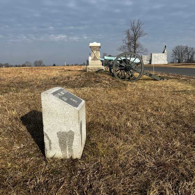 Monumento profanado en el Parque Militar Nacional de Gettysburg