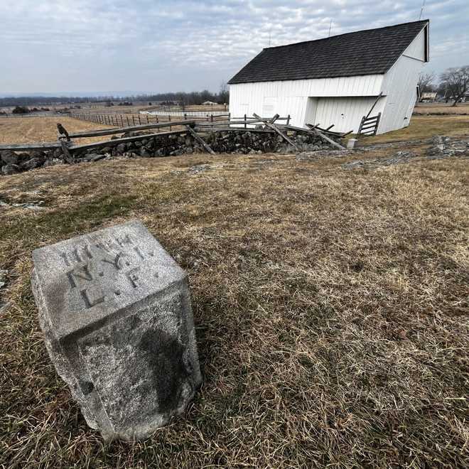 Monumento profanado en el Parque Militar Nacional de Gettysburg