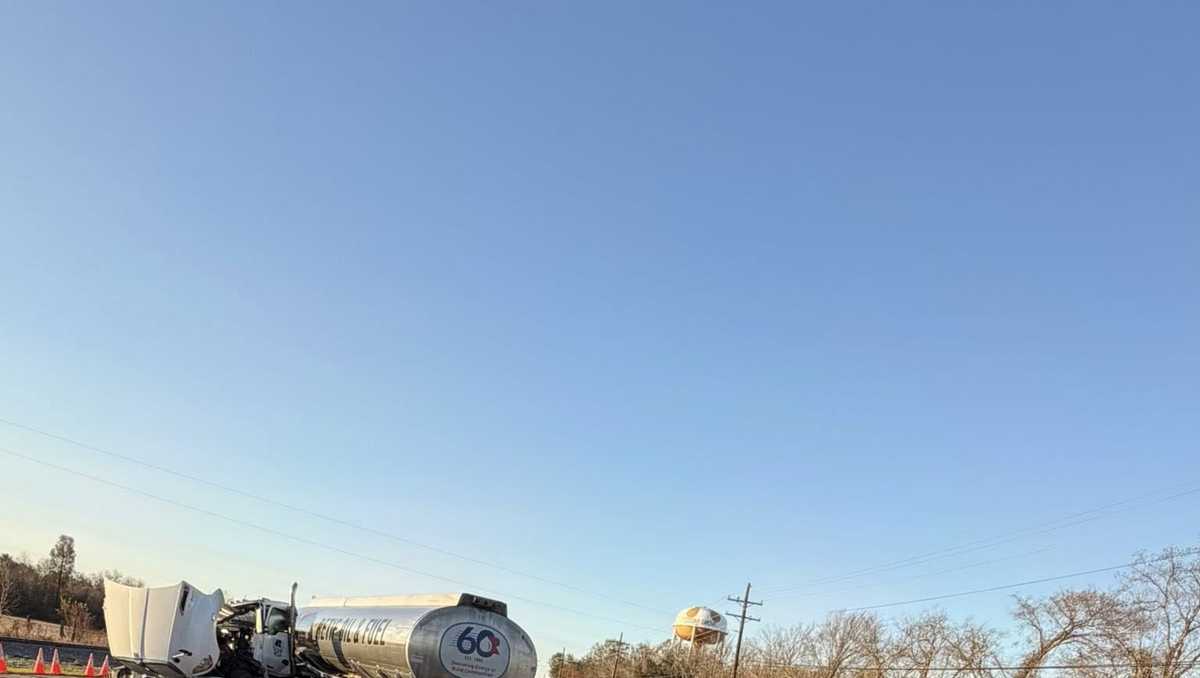 Traffic moving both directions on northbound side after fuel spill on LA 23