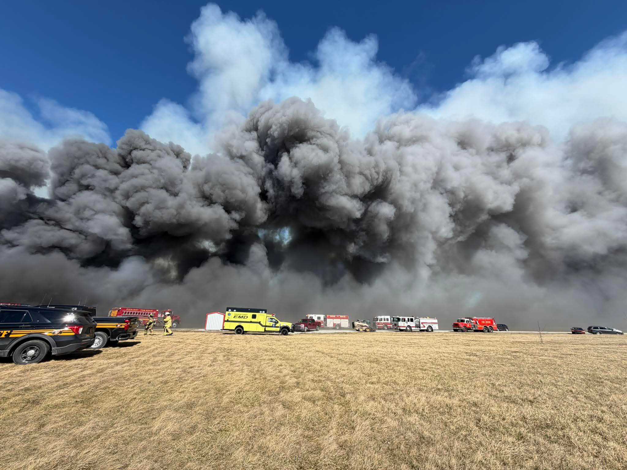 wlwt.com - Emily Sanderson - Fire at Ohio farm leaves around 6,000 hogs dead, smoke visible for miles