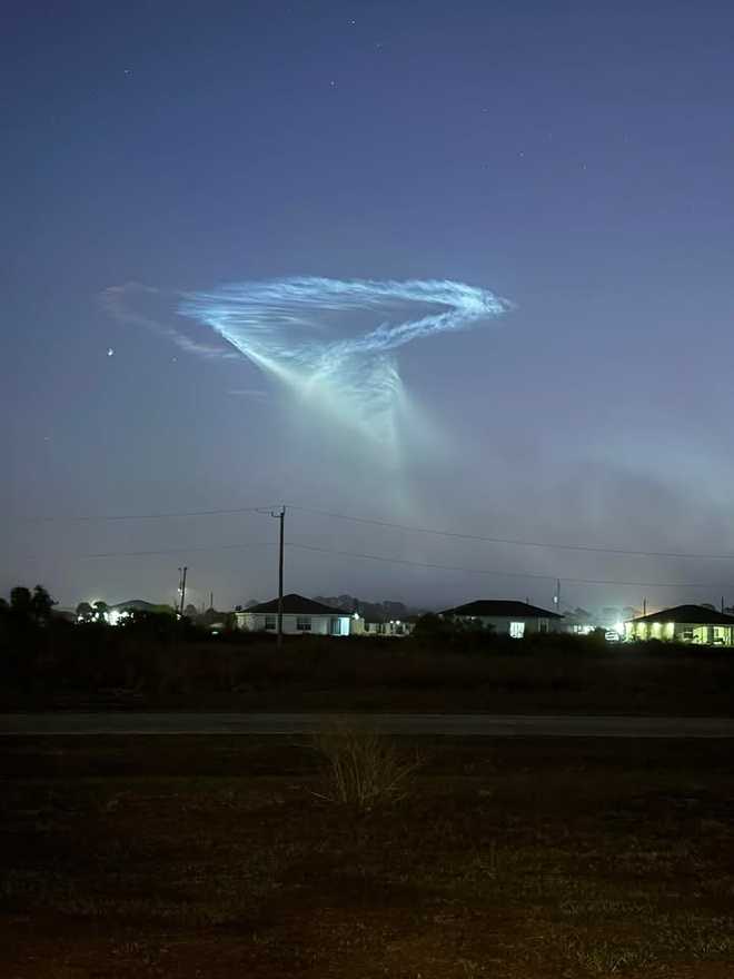 "Space Jellyfish" over Port LaBelle﻿