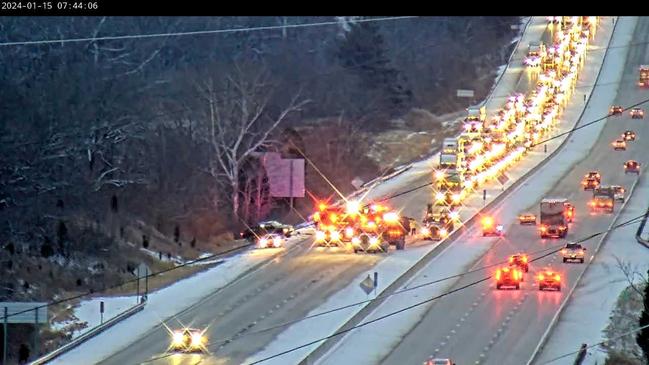 Westbound Lanes Of I-64 Re-open Following Crash Near Gene Snyder