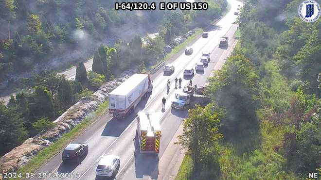 All lanes back open on I-64 in southern Indiana after crash