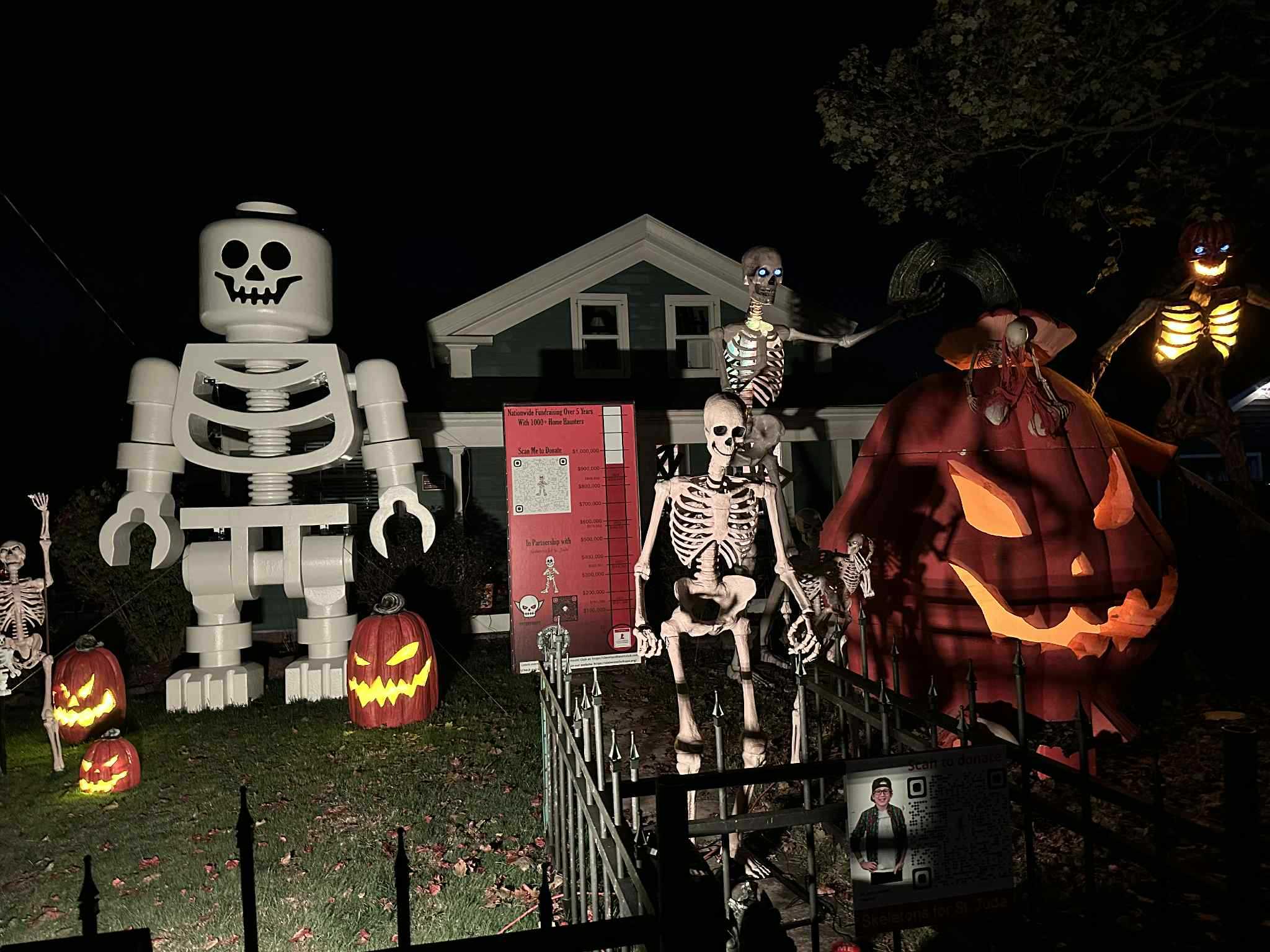 Ohio man's Halloween display with massive LEGO-inspired skeleton goes ...