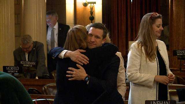 Governor praises lawmakers for historic session - Vimarsana News